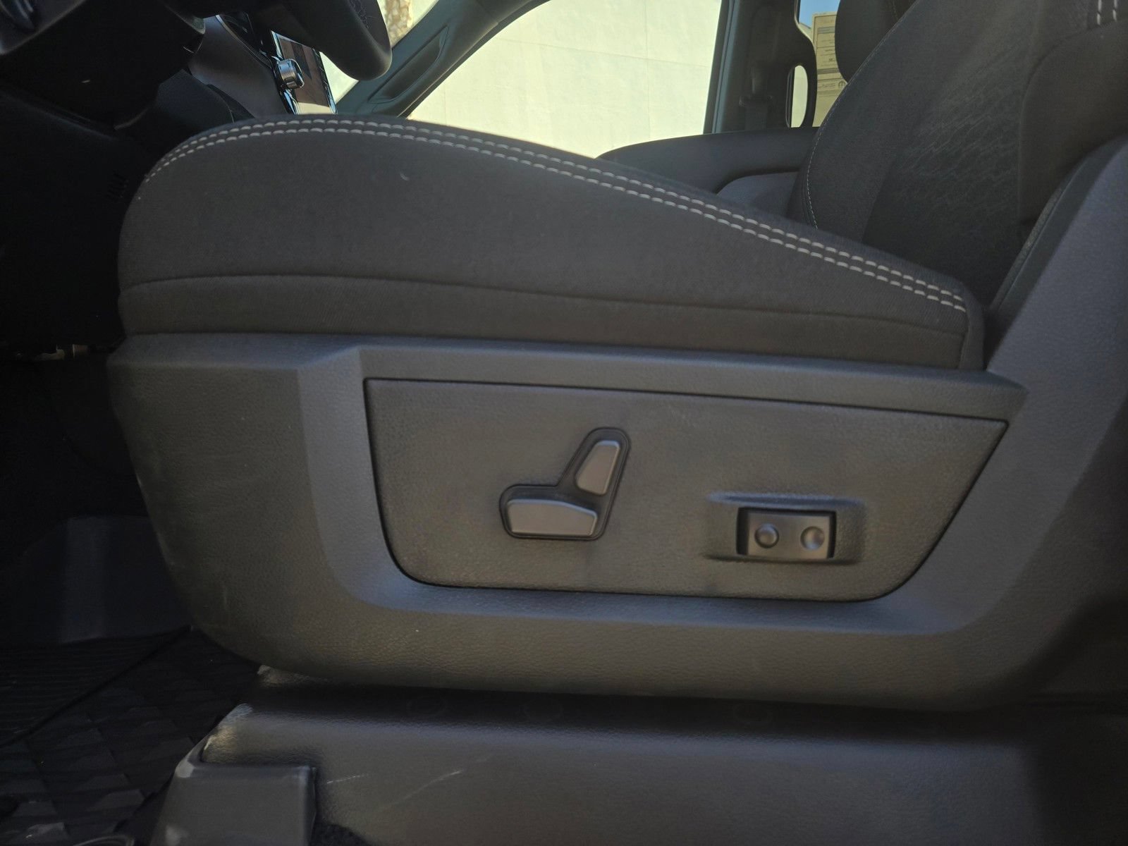 New 2026 RAM 2500 Big Horn AWD/4WD image 13