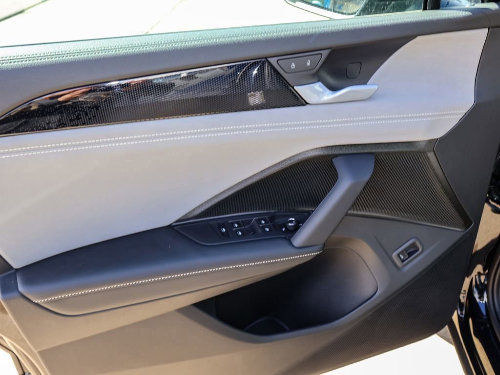 New 2026 Volkswagen Tiguan SE R-Line image 15