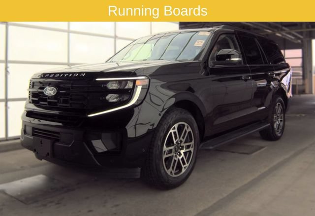 Used 2025 Ford Expedition Active AWD/4WD image 2