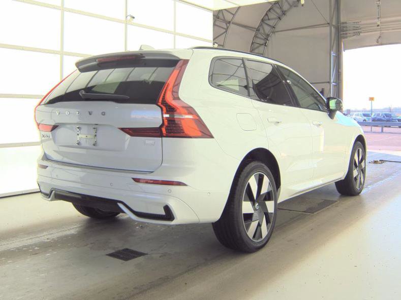 Used 2024 Volvo XC60 T8 Plus w/ Protection Package Premier image 7