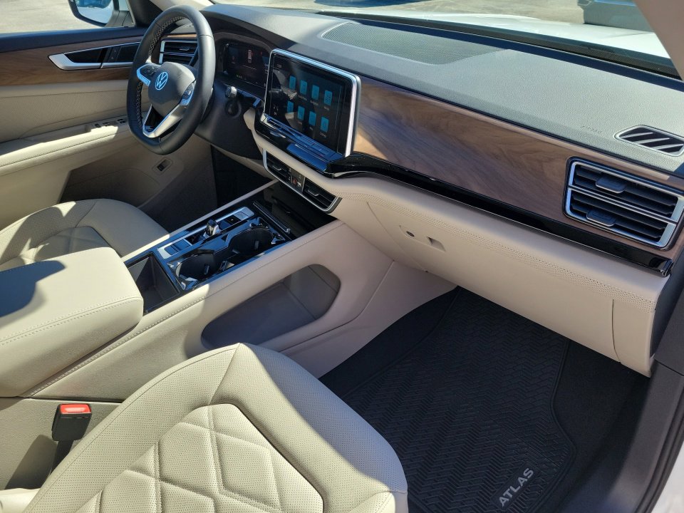 New 2026 Volkswagen Atlas SE image 28