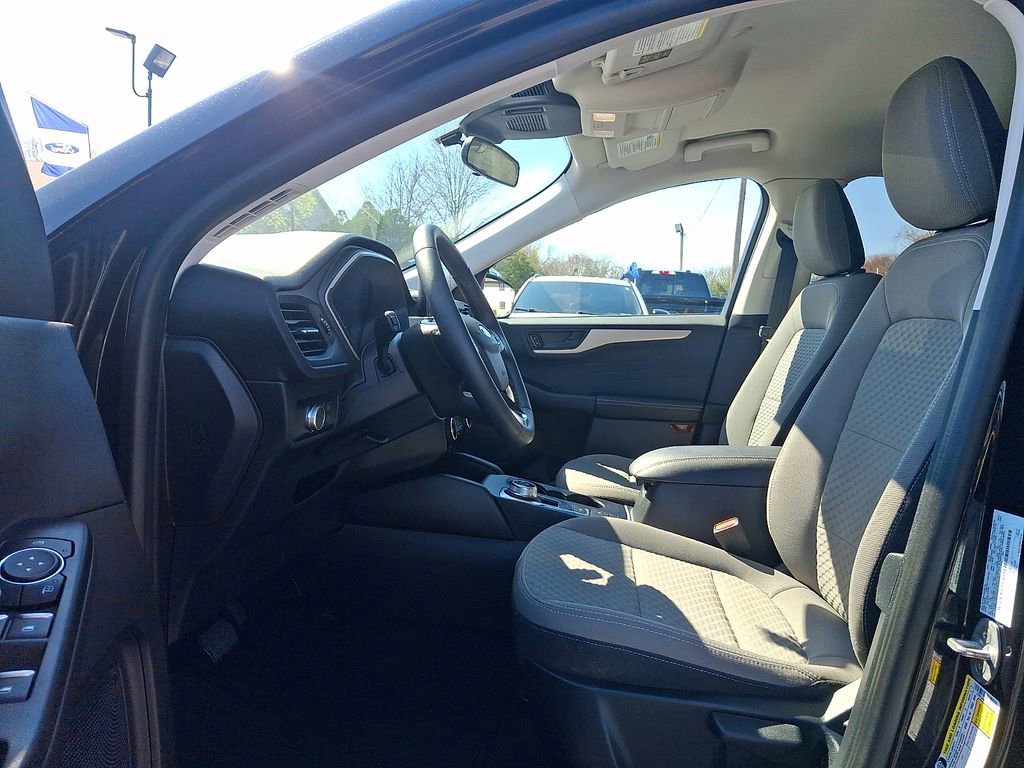 Certified 2022 Ford Escape SE w/ Cold Weather Package AWD/4WD image 14