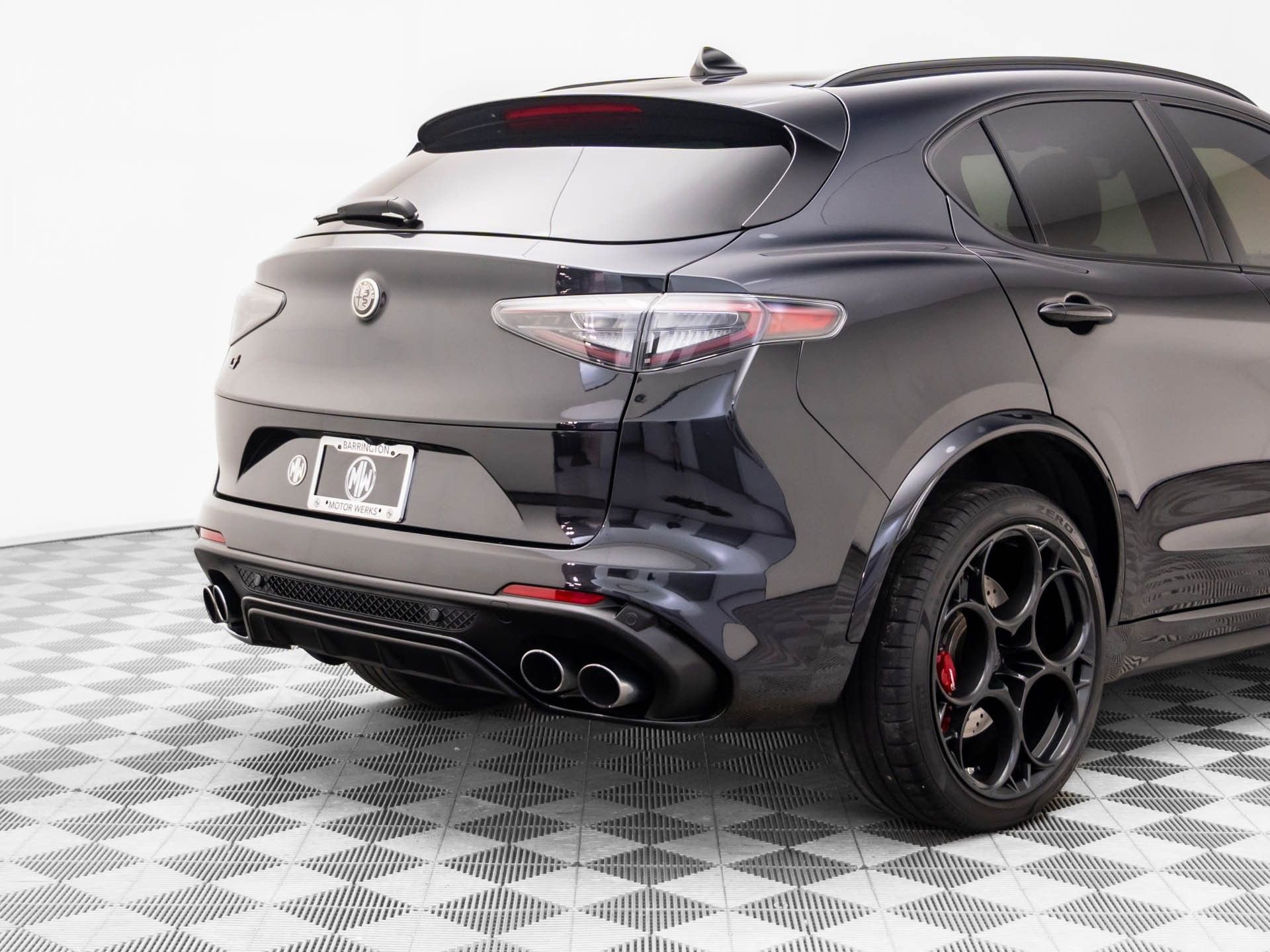 Used 2024 Alfa Romeo Stelvio Quadrifoglio w/ Active Assist Plus Package image 38