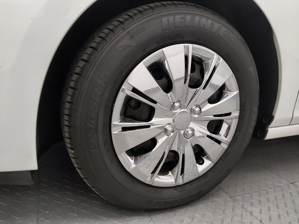 Used 2017 Chevrolet Cruze LS FWD image 31