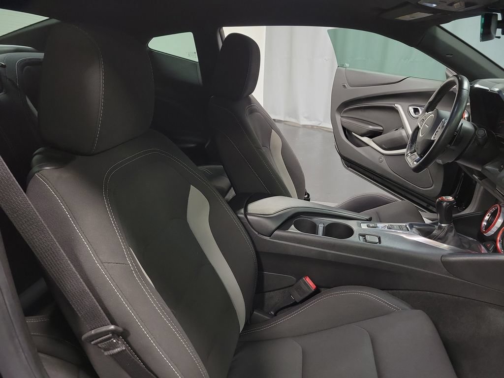 Used 2018 Chevrolet Camaro SS RWD image 30