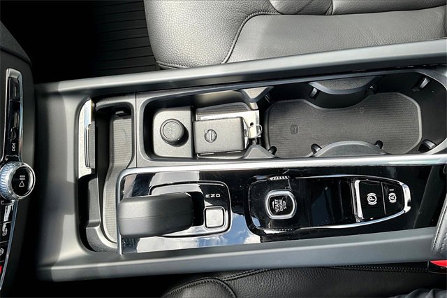Used 2025 Volvo XC60 T8 Plus w/ Protection Package Premier image 26