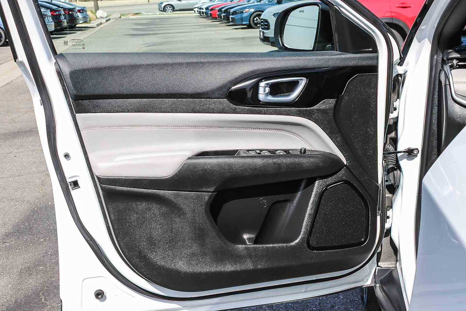 Used 2026 Jeep Compass Limited image 21