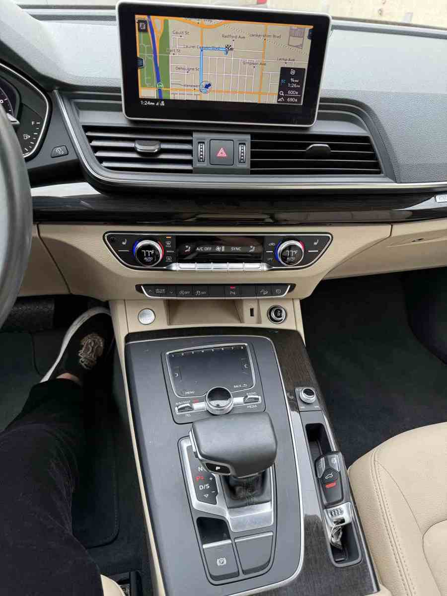 Used 2018 Audi Q5 2.0T Premium Plus w/ Premium Plus Package image 26