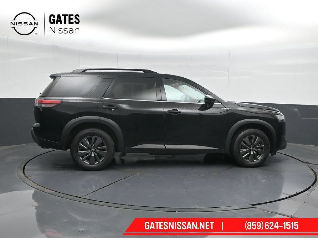 Used 2024 Nissan Pathfinder SV AWD/4WD image 3