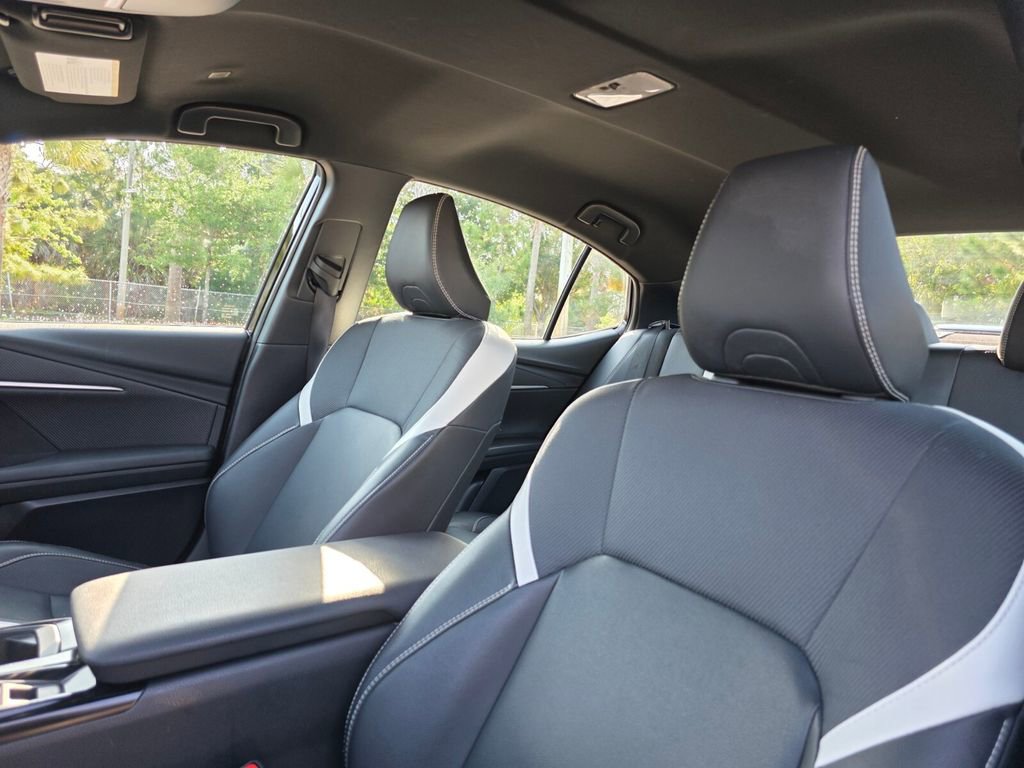 Used 2025 Toyota Camry SE w/ Convenience Package FWD image 23