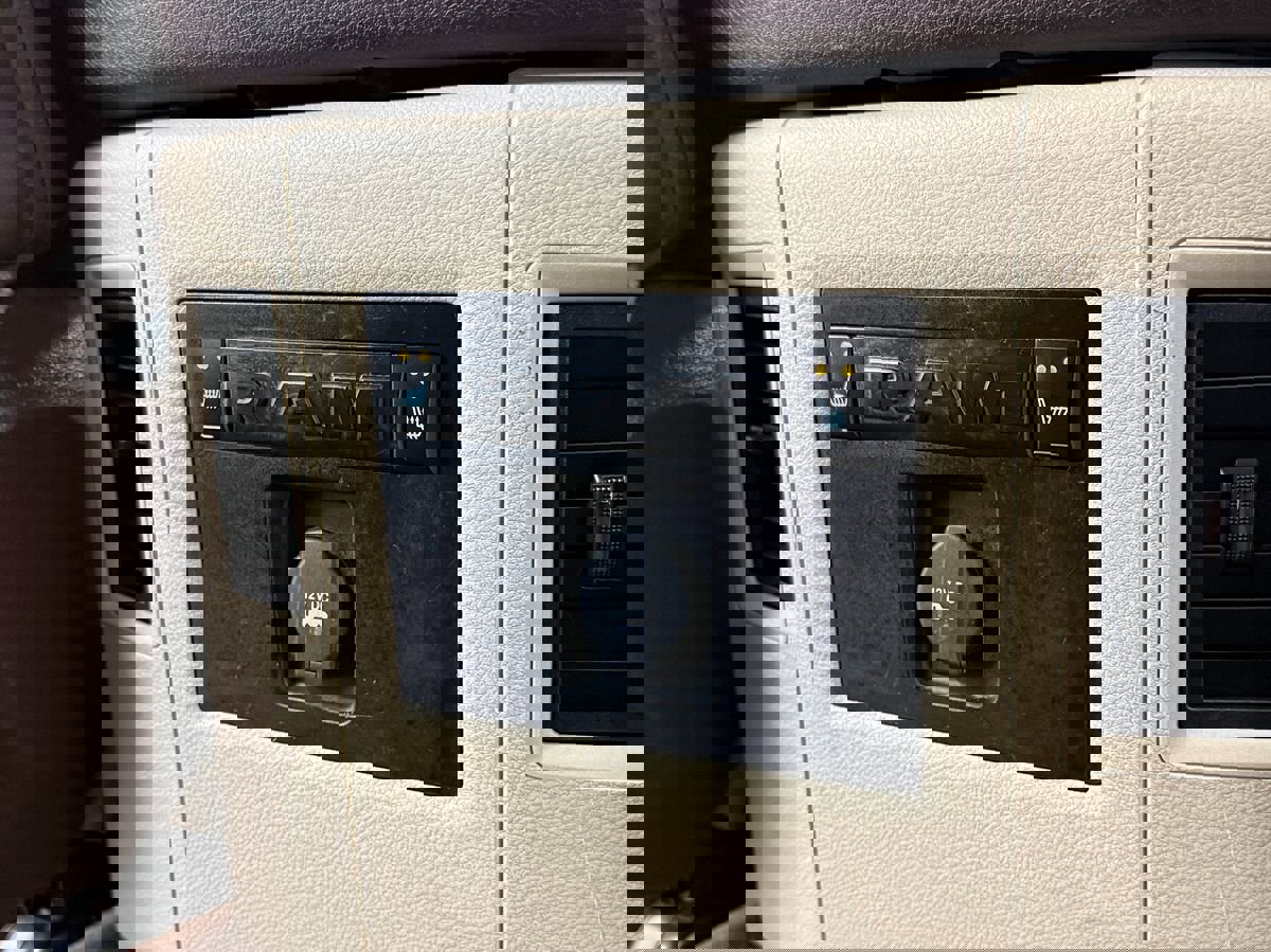 Used 2015 RAM 1500 Laramie Longhorn w/ Convenience Group image 29