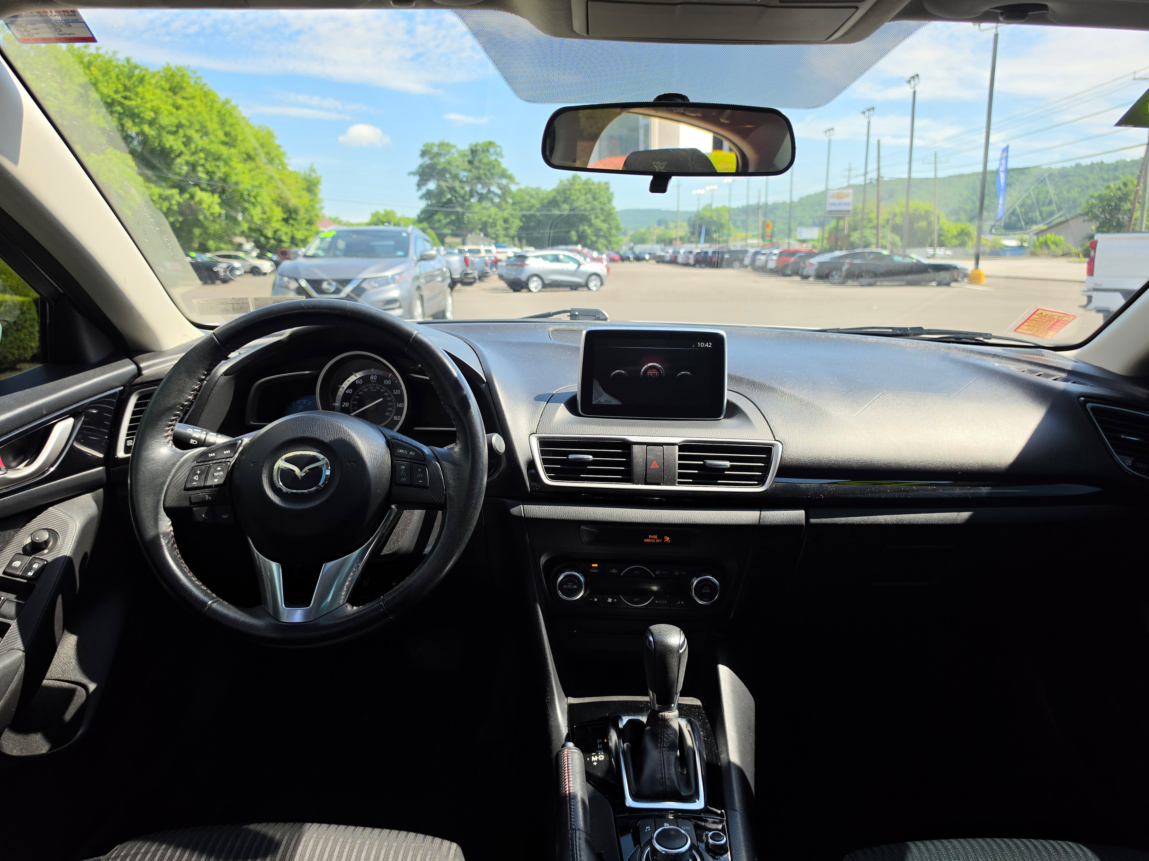 Used 2015 MAZDA MAZDA3 i Touring w/ Technology Package FWD image 15