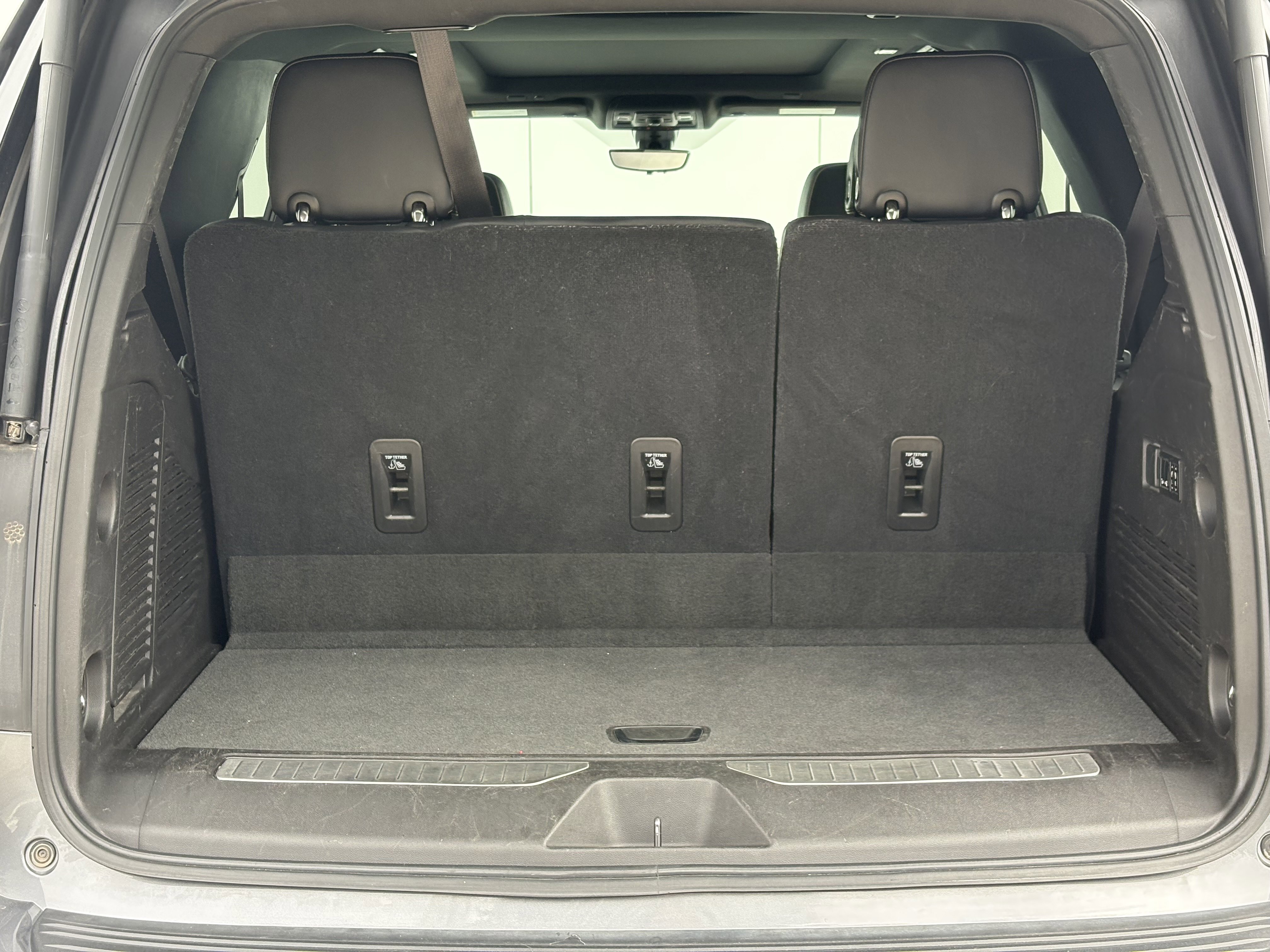 Used 2021 Chevrolet Tahoe Premier w/ Premium Package AWD/4WD image 9