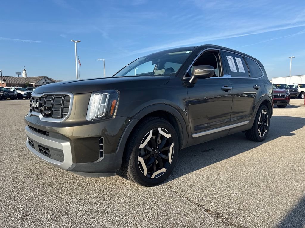 Used 2023 Kia Telluride S w/ S Sunroof Package image 2