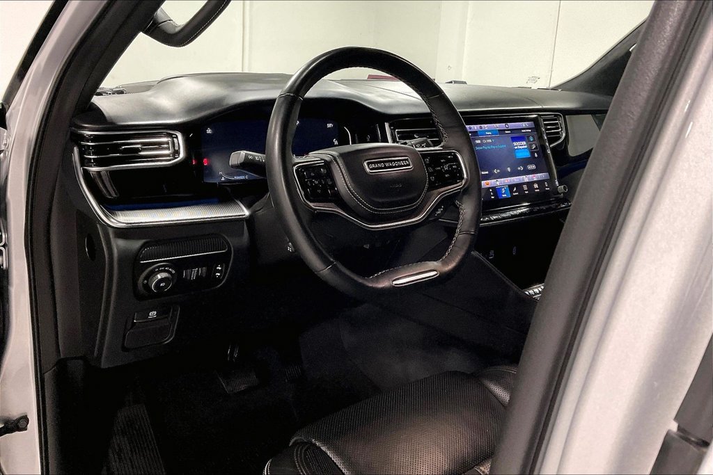 Used 2024 Jeep Grand Wagoneer Series II Obsidian w/ Quick Order Packagew 28T AWD/4WD image 16