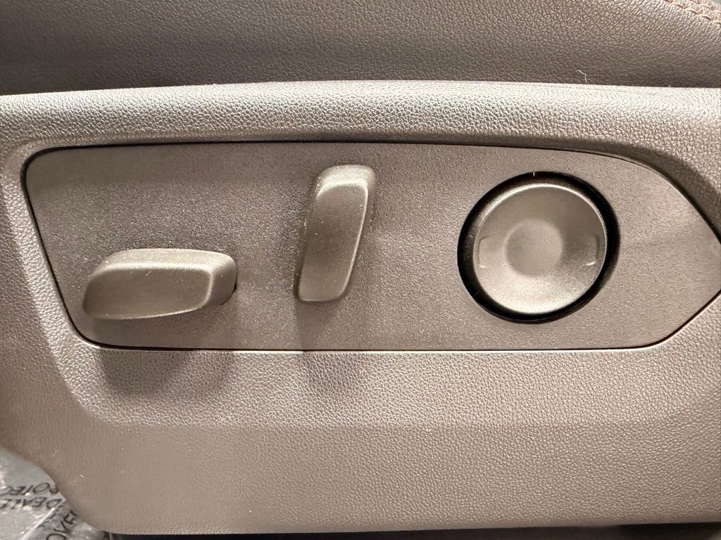 Used 2025 GMC Sierra 2500 AT4 w/ AT4 Premium Plus Package image 35