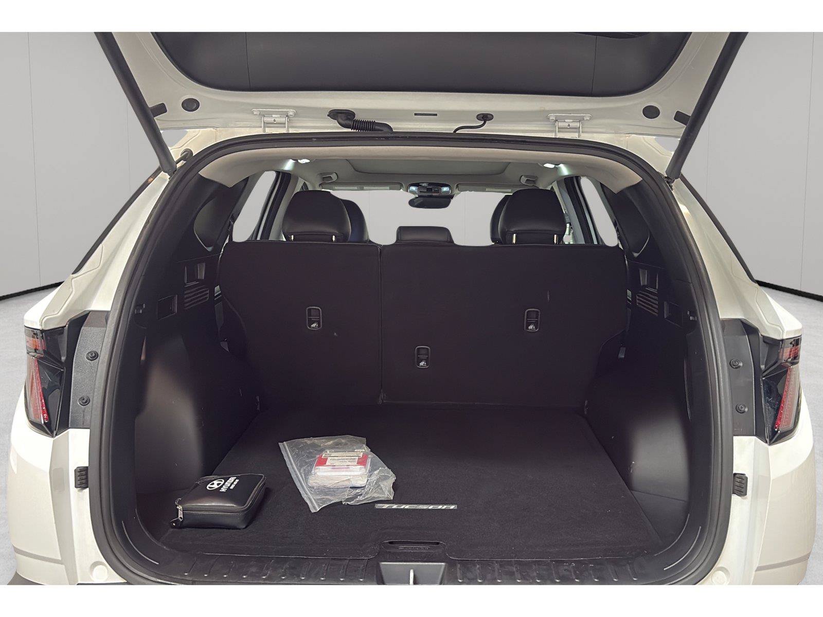 Used 2023 Hyundai Tucson Limited FWD image 12