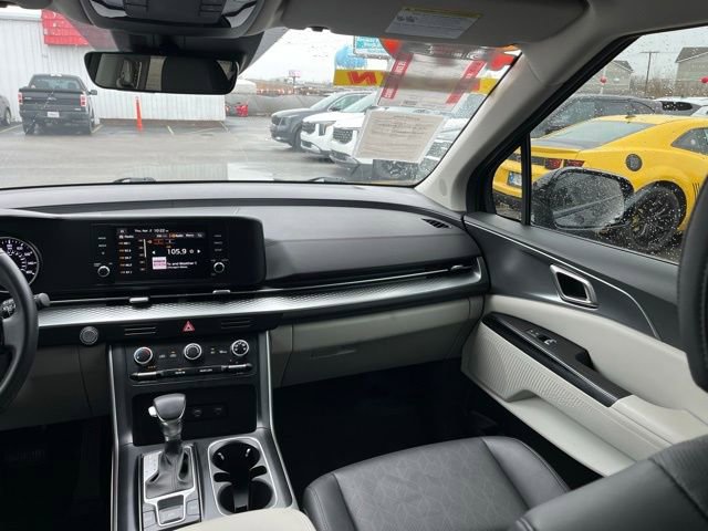 Used 2024 Kia Carnival LX image 39