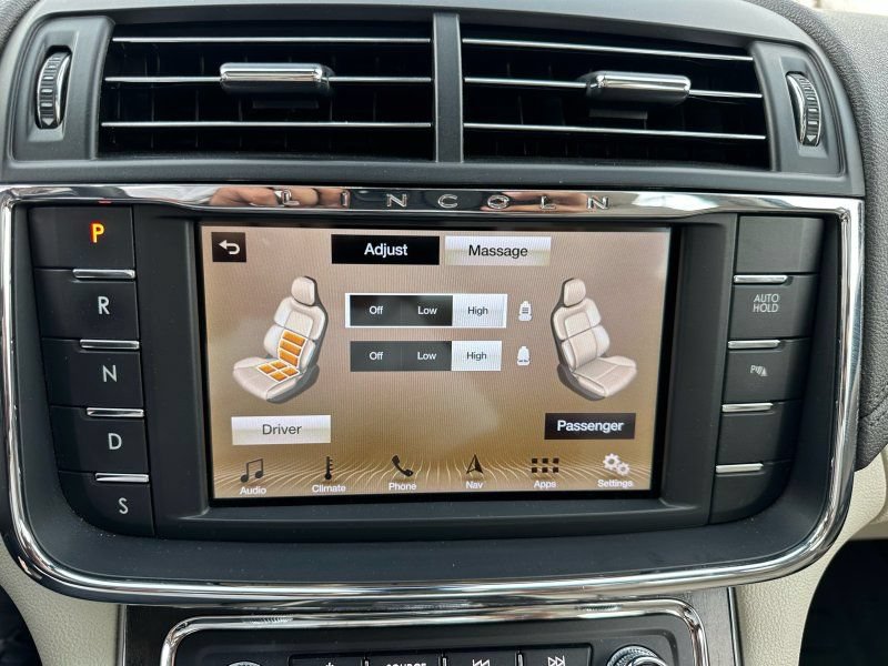 Used 2019 Lincoln Continental Select w/ Continental Climate Package AWD/4WD image 25