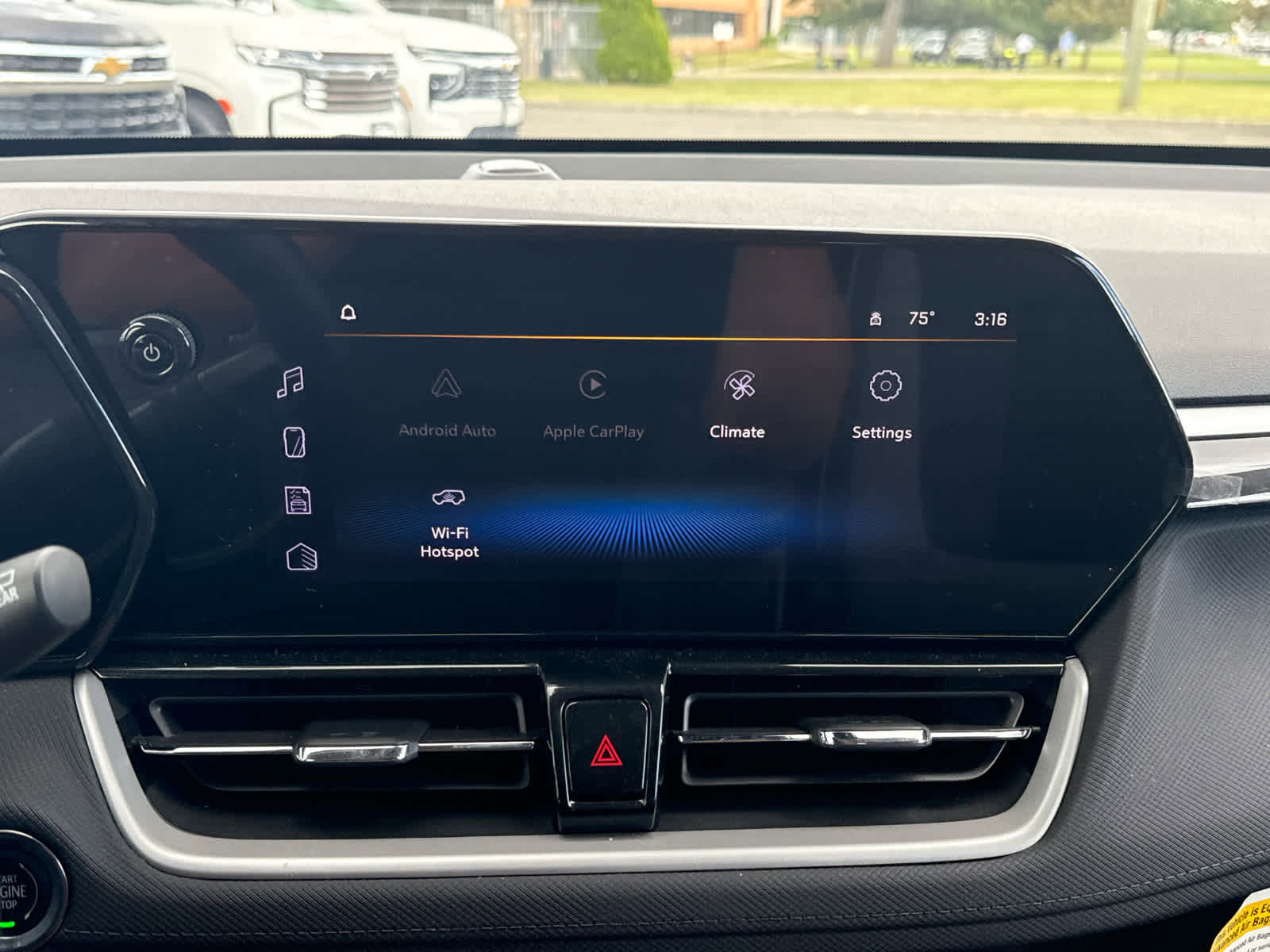 Used 2025 Chevrolet TrailBlazer LT w/ Convenience Package image 18