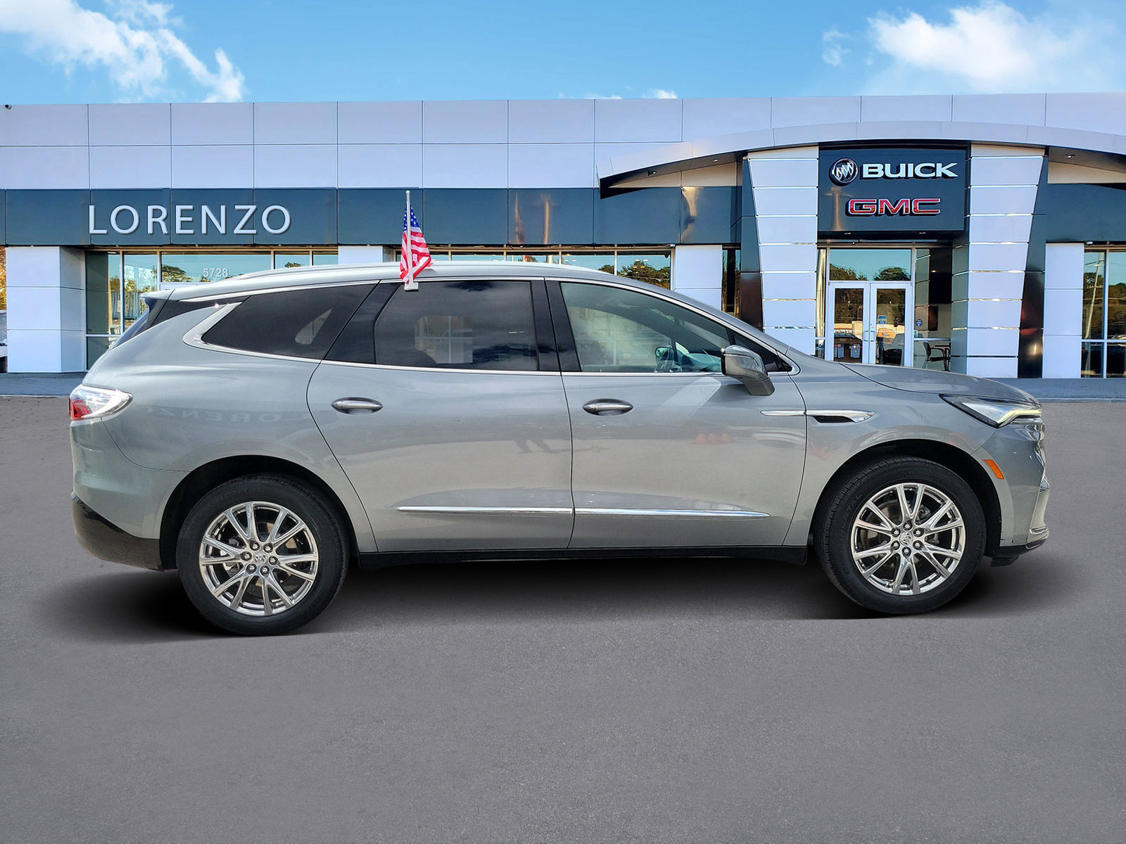 Used 2024 Buick Enclave Premium image 4