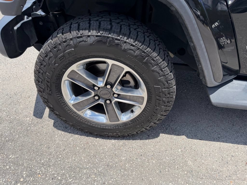 Used 2020 Jeep Wrangler Unlimited Sahara AWD/4WD image 9