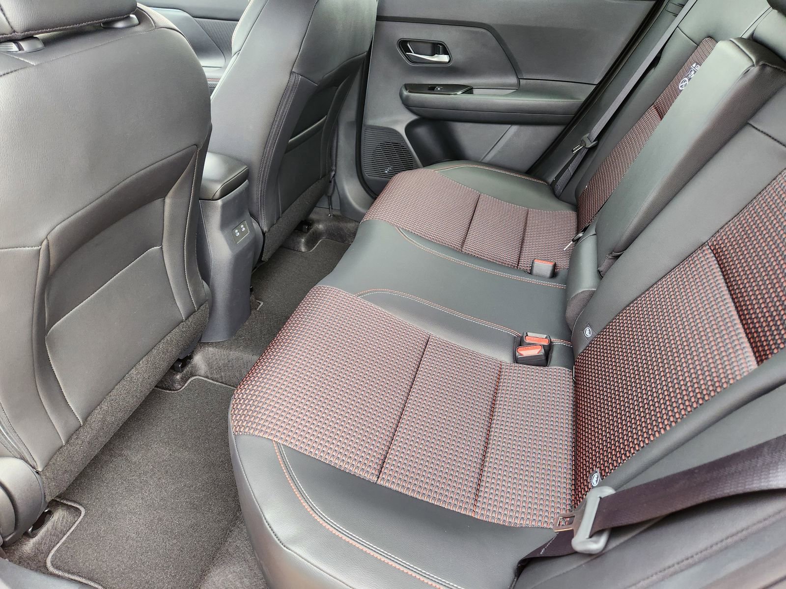 New 2026 Nissan Kicks SR image 26