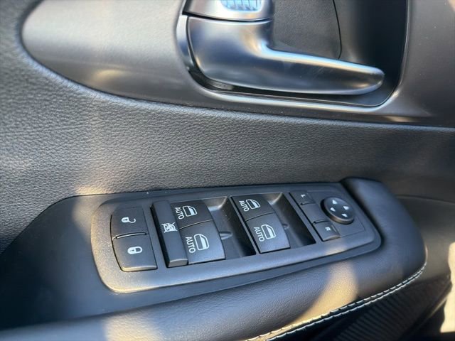 New 2026 Chrysler Pacifica Select w/ S Appearance Package image 18