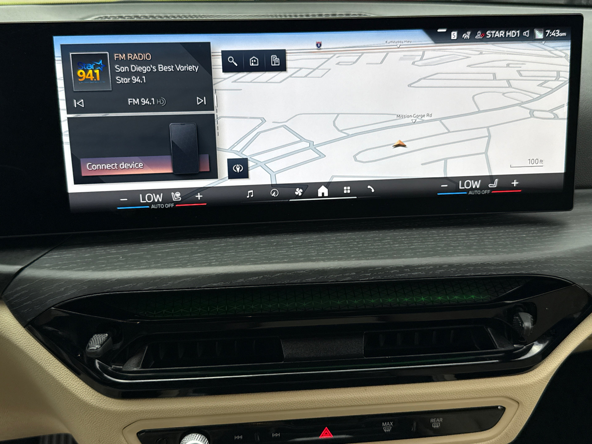 Used 2025 BMW 330i Sedan w/ Convenience Package RWD image 21