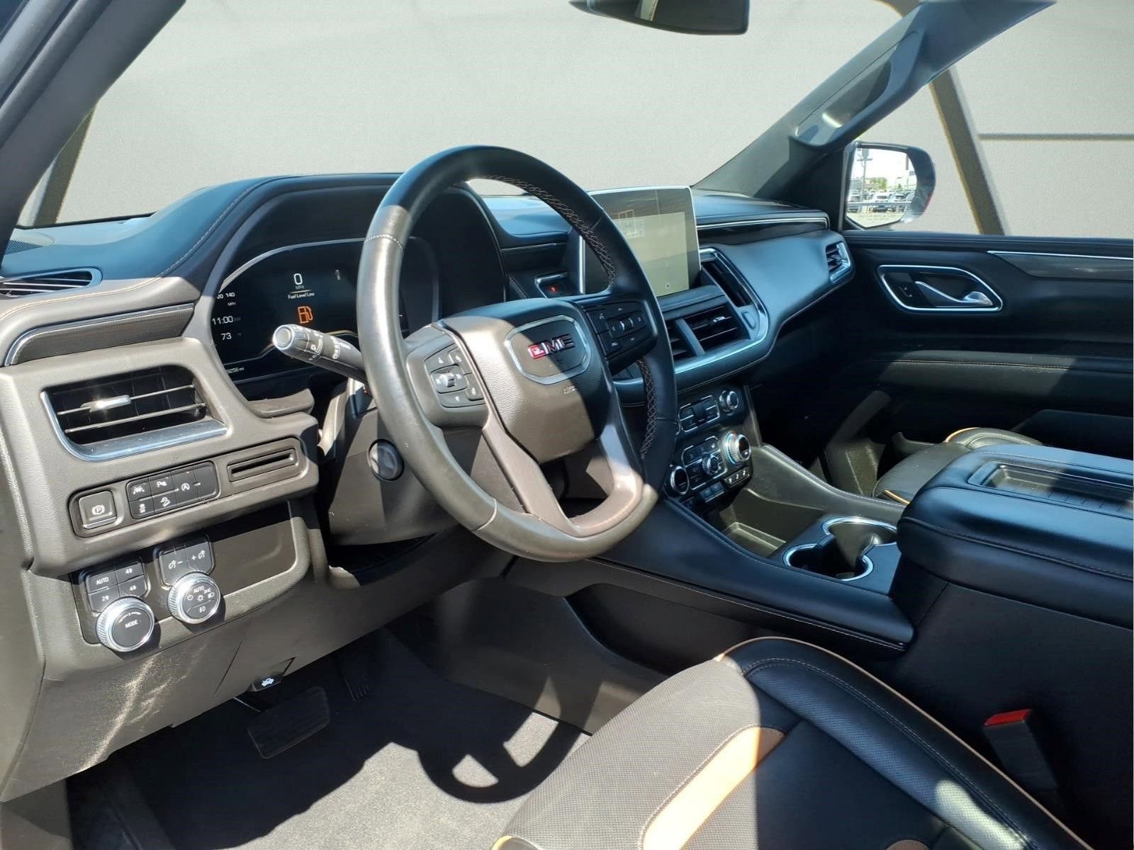 Used 2023 GMC Yukon AT4 AWD/4WD image 7