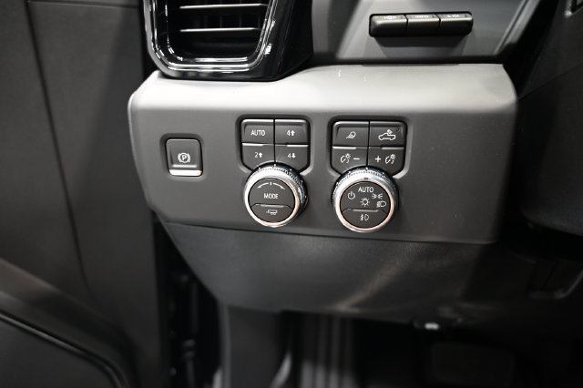 New 2026 GMC Sierra 3500 AT4 w/ AT4 Premium Plus Package AWD/4WD image 31