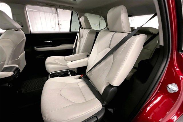 Used 2024 Toyota Grand Highlander Platinum image 22