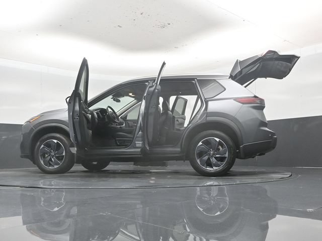 Used 2024 Nissan Rogue SV w/ SV Premium Package FWD image 61
