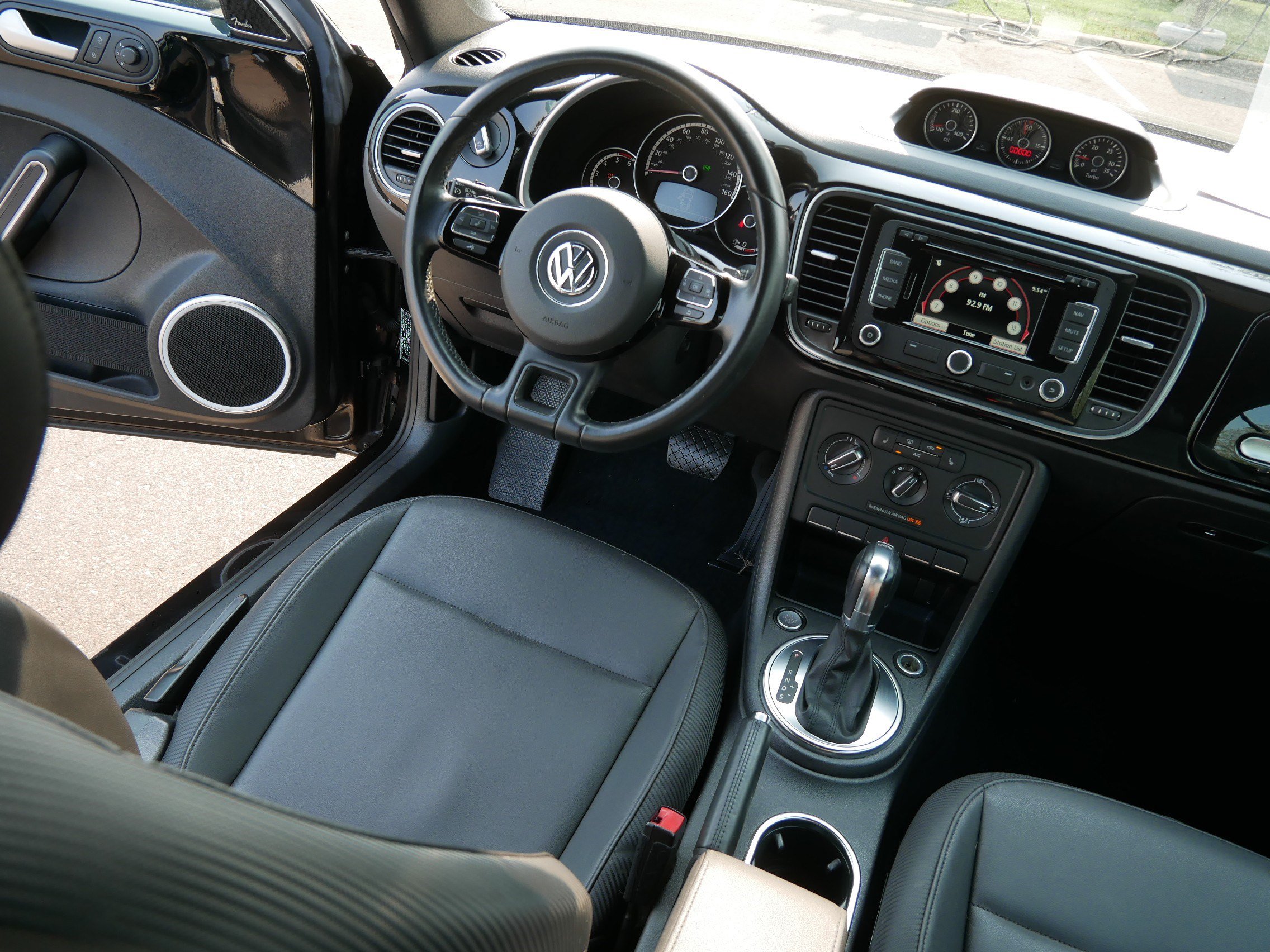Used 2013 Volkswagen Beetle TDI FWD image 11
