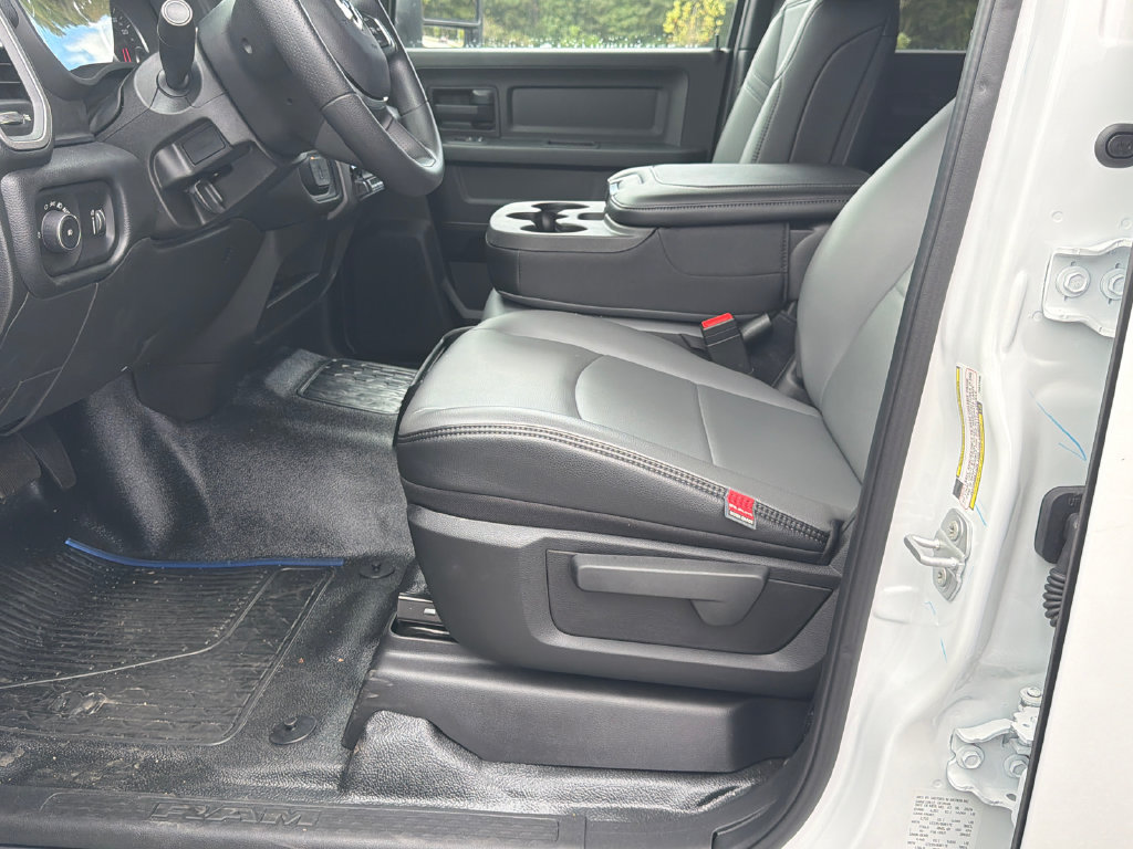 New 2026 RAM 3500 Tradesman AWD/4WD image 9