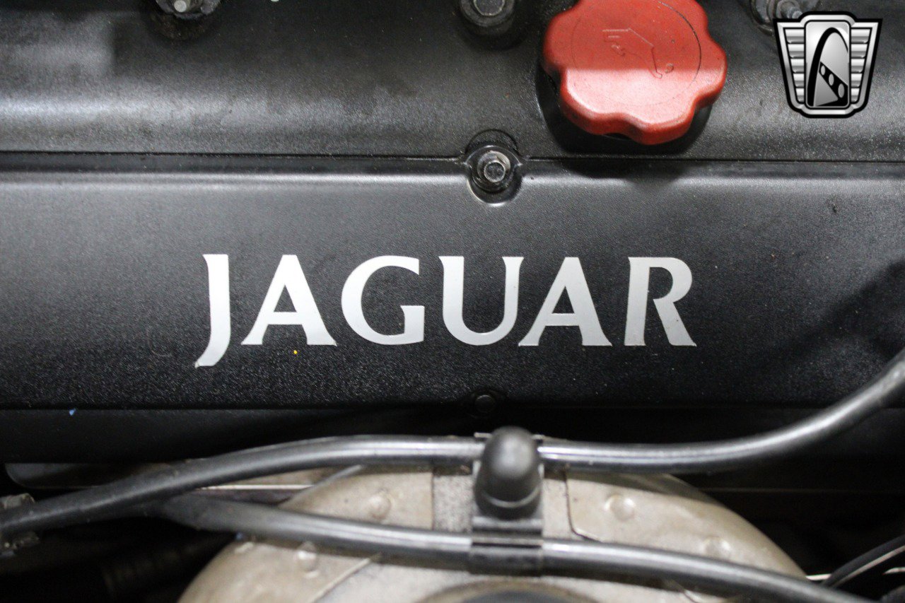 Used 2001 Jaguar XK8 Convertible image 27