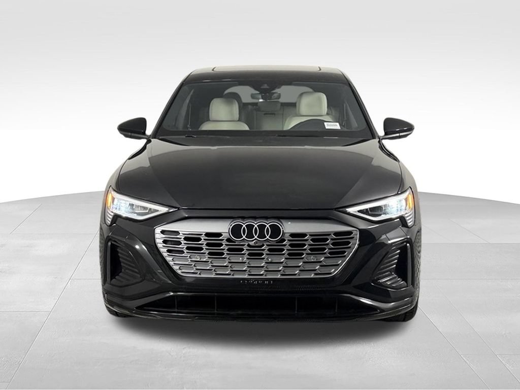 Used 2024 Audi Q8 e-tron Premium Plus w/ Premium Plus Package AWD/4WD image 12