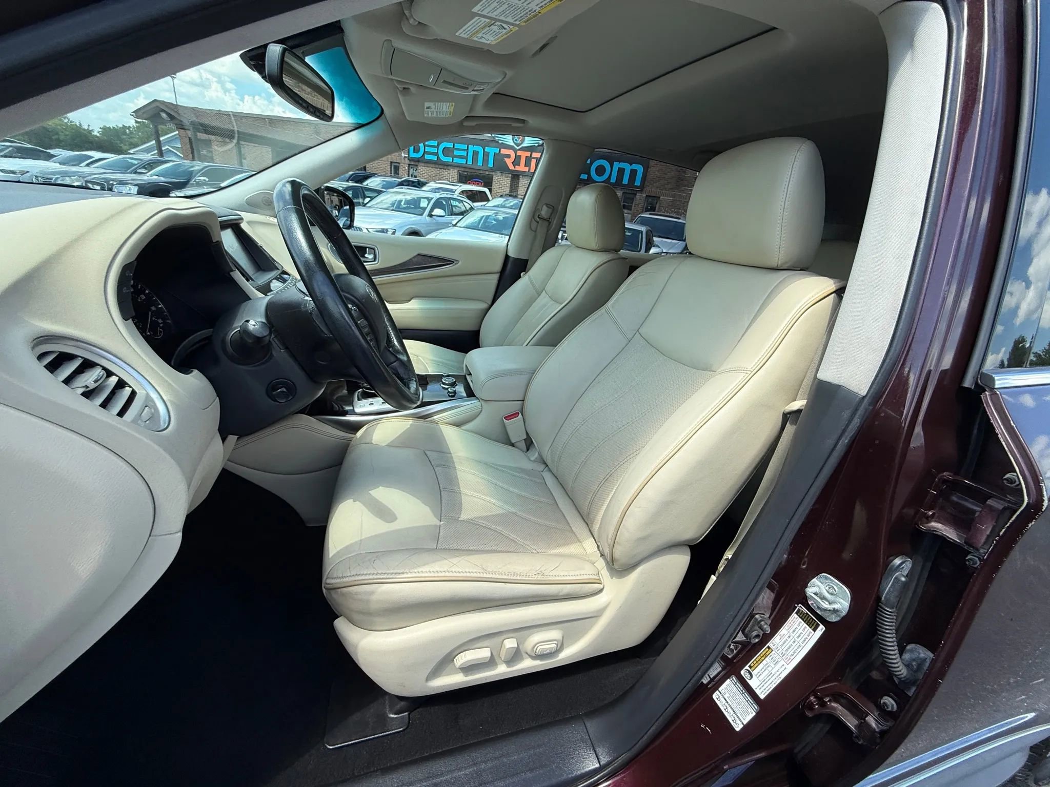 Used 2015 INFINITI QX60 AWD w/ Premium Plus Package image 11