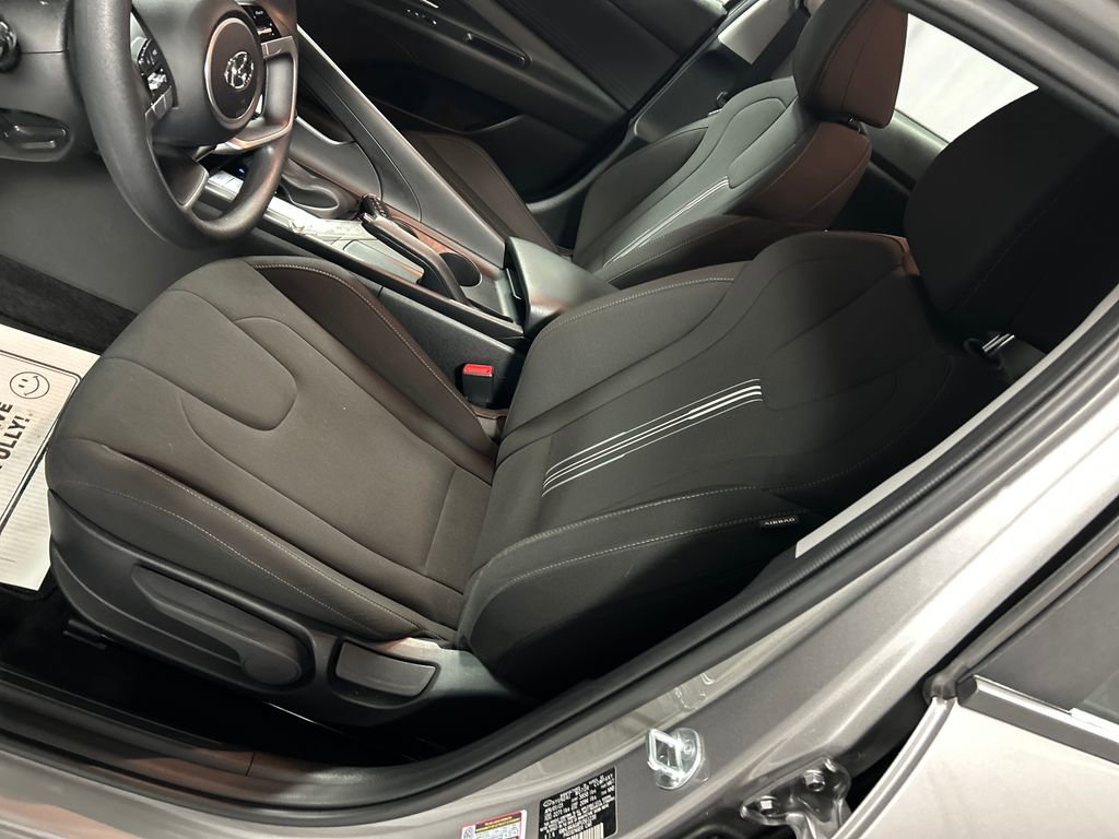 Used 2023 Hyundai Elantra SEL w/ Cargo Package image 10