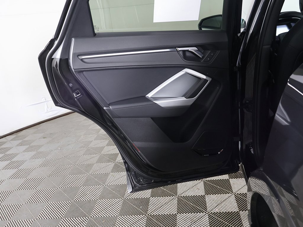 Used 2023 Audi Q3 2.0T Premium Plus w/ Premium Plus Package image 25