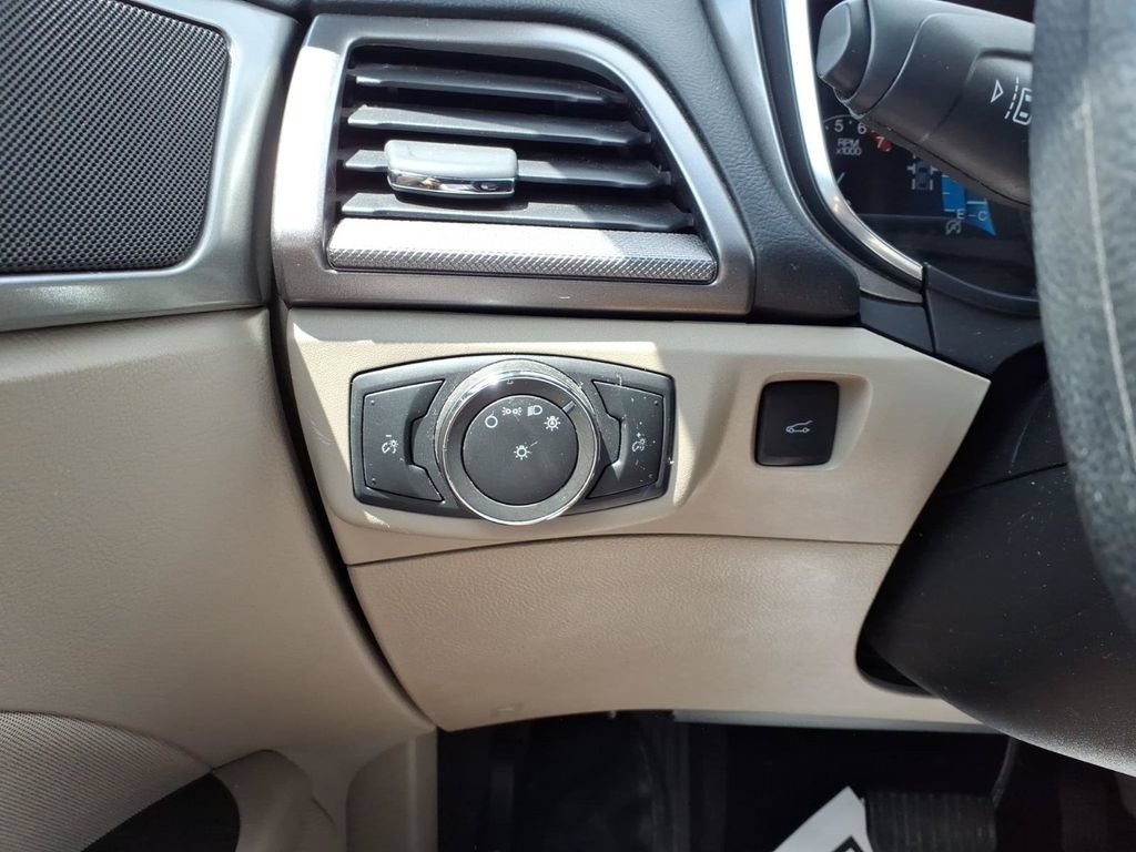 Certified 2020 Ford Fusion SE FWD image 15