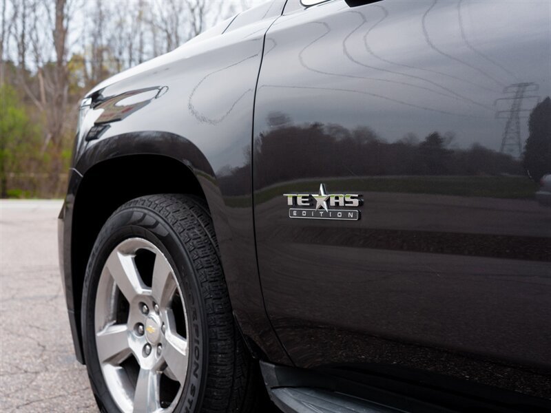 Used 2017 Chevrolet Suburban LT AWD/4WD image 12