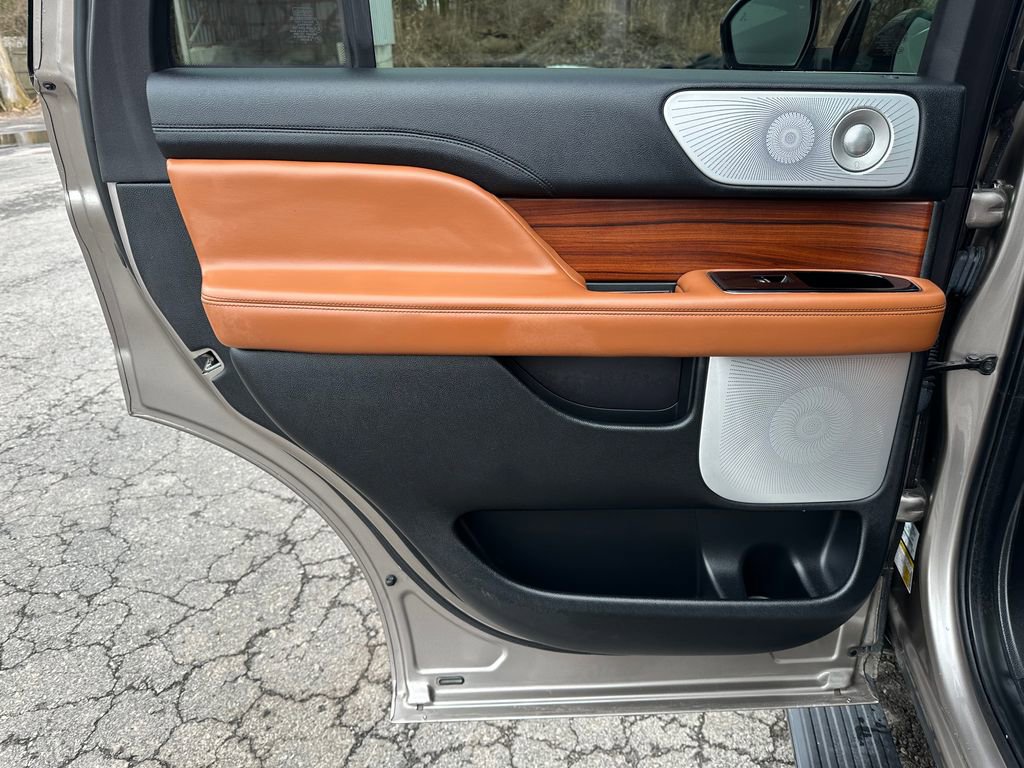 Used 2019 Lincoln Navigator Reserve w/ Cargo Package image 28