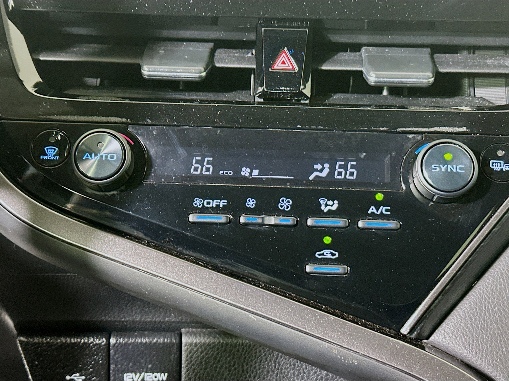 Used 2024 Toyota Camry SE w/ Convenience Package FWD image 23