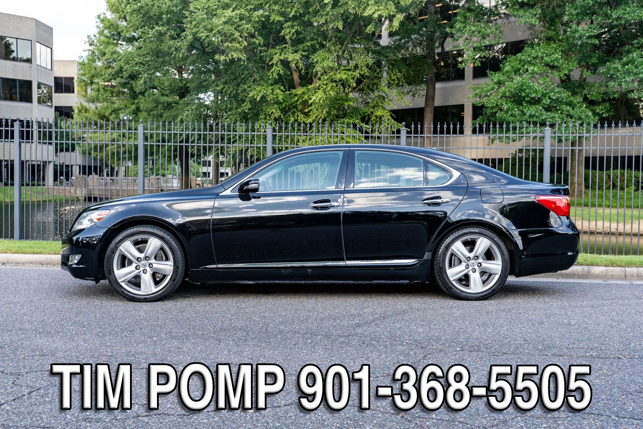 Used 2012 Lexus LS 460 w/ Comfort Pkg RWD image 9