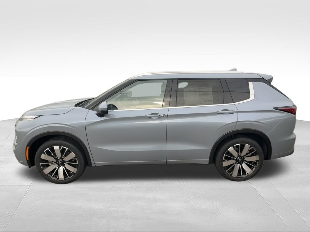 New 2026 Mitsubishi Outlander SEL FWD image 5