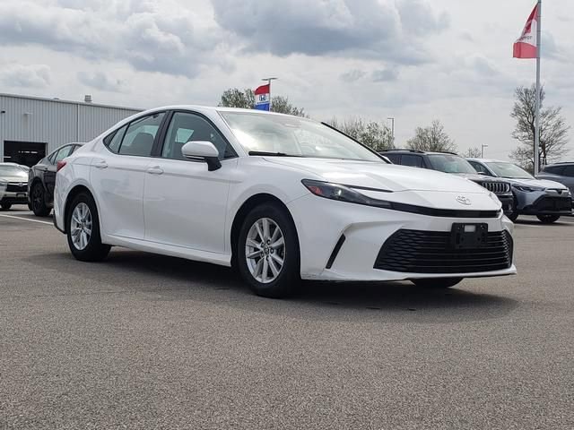 Used 2025 Toyota Camry LE FWD image 3
