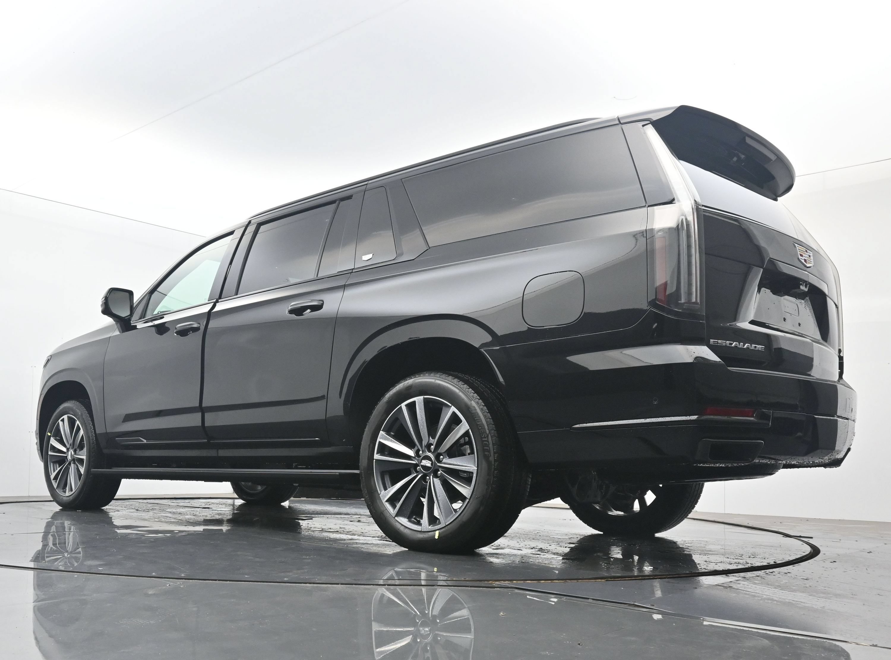 New 2026 Cadillac Escalade ESV Sport w/ Touring Package AWD/4WD image 17