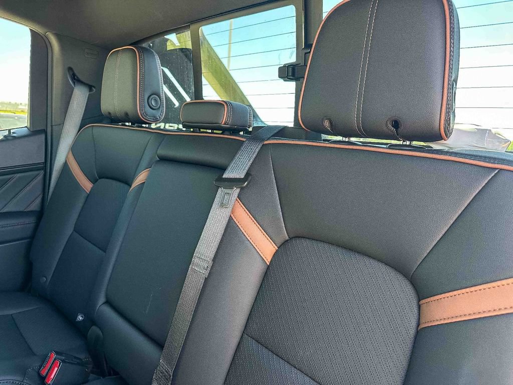 Used 2025 GMC Canyon AT4 w/ Nightfall Edition AWD/4WD image 19