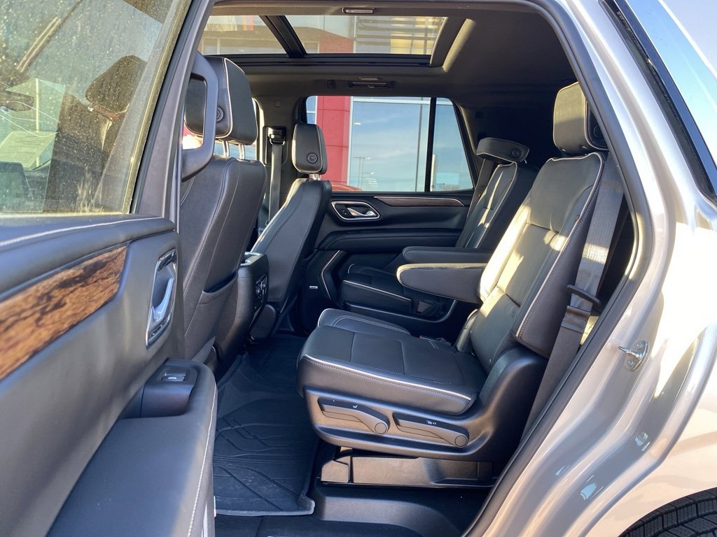Used 2023 Chevrolet Tahoe Premier w/ Premium Package image 15
